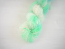 Kid Mohair Silk: 空の輪郭