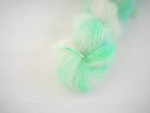 Kid Mohair Silk: 空の輪郭